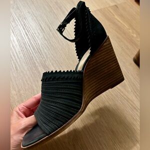 Vince Camuto Black Wedge Sandals sz 7.5